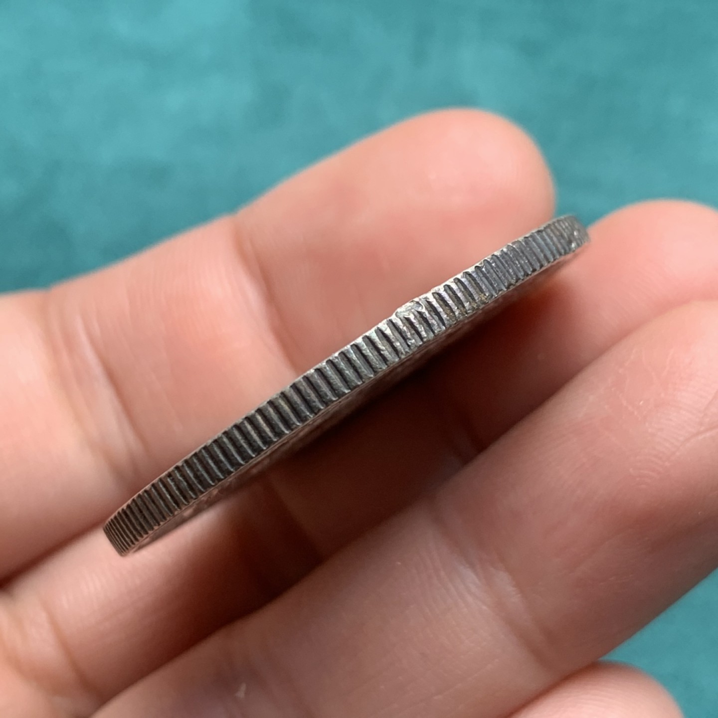 《竞宝斋》第150场-周日，周一，周四 3场 (全场包邮) 法属印支 1903年 坐人银币 年份不多 细节见图 背面中间有焊接痕迹