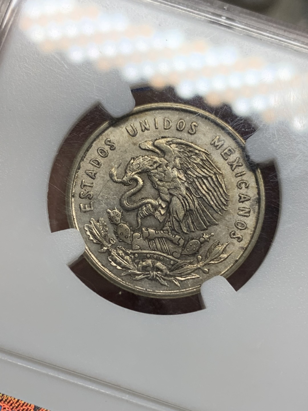 《竞宝斋》第150场-周日，周一，周四 3场 (全场包邮) 保粹 MS61 1950墨西哥50分银币