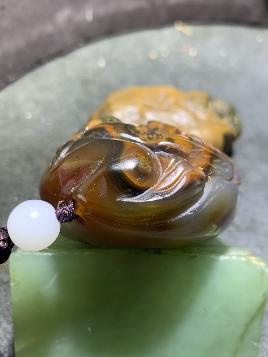精美原皮聚宝盆高玉化巴西玛瑙手工镂空雕刻貔貅把件一个！