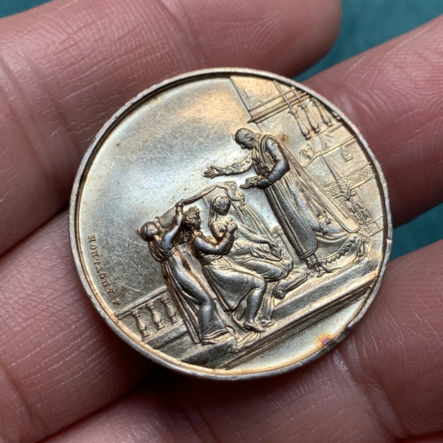 《竞宝斋》第150场-周日，周一，周四 3场 (全场包邮) 法国 结婚纪念镀金银章  重量：11.6gr  直径：30mm 边铭：蜜蜂+银标  细节见图