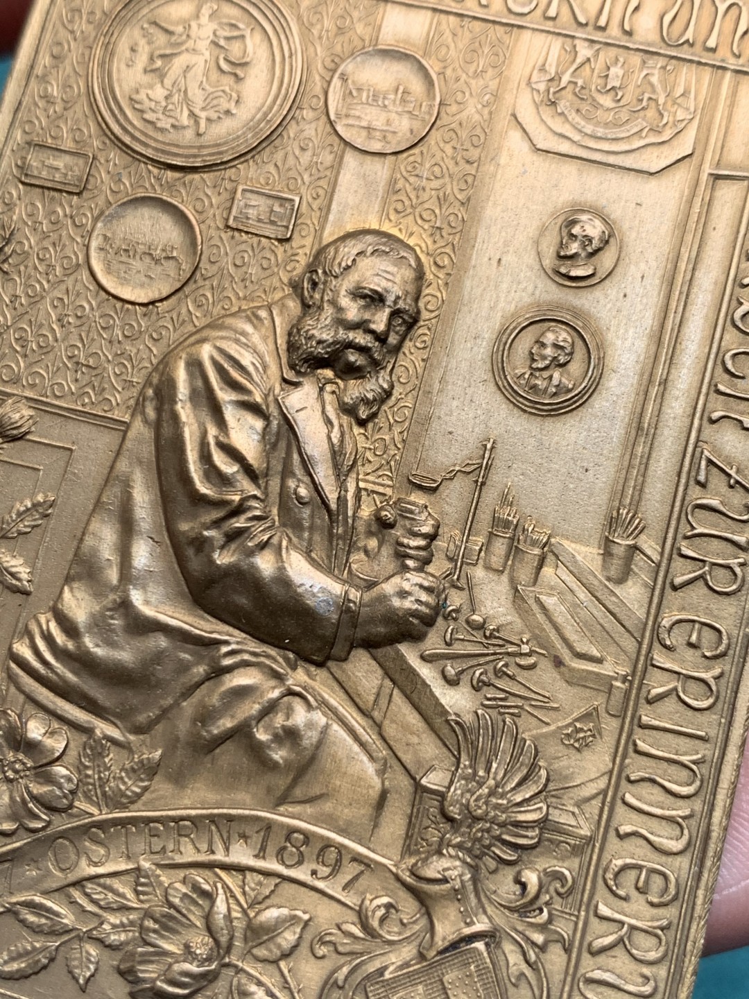 《竞宝斋》第150场-周日，周一，周四 3场 (全场包邮) 奥地利 1897 钱币雕刻家 纪念章牌 60*45mm69克