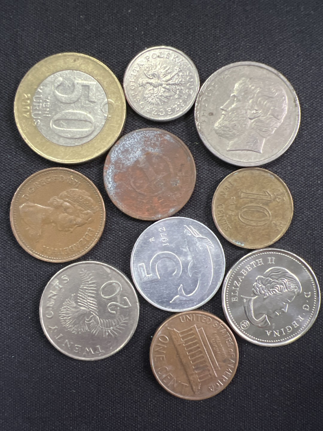 泡泡堂微拍第一 一 七幕硬币捡漏可累计专场👿👿，累计满二十元包邮，接受代拍业务 硬币一组98