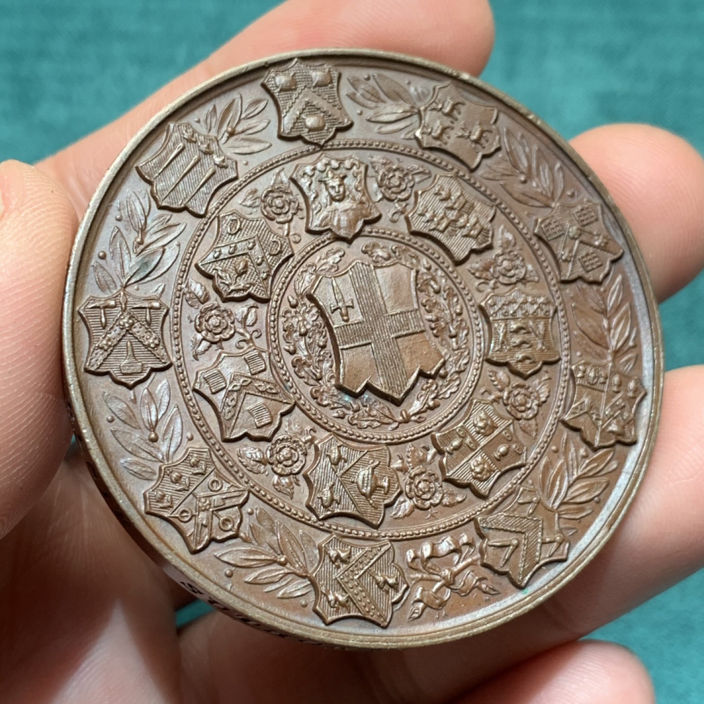 《竞宝斋》第150场-周日，周一，周四 3场 (全场包邮) 1917 英国伦敦行业协会铜章，直径51mm，重量75g，巧克力包浆 品相很好