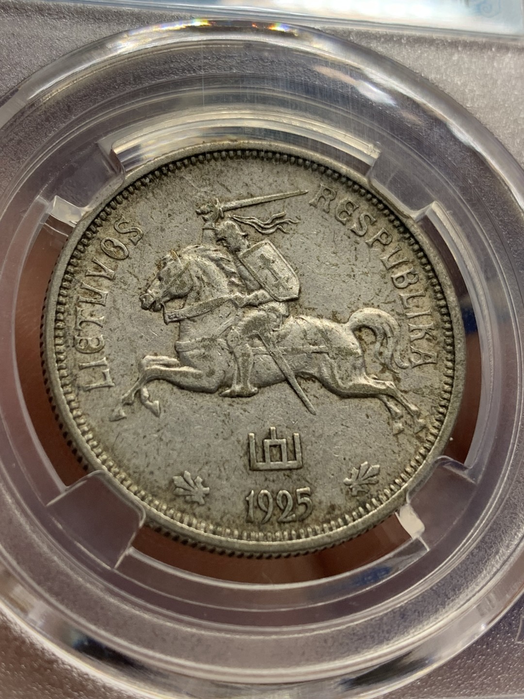 《竞宝斋》第150场-周日，周一，周四 3场 (全场包邮) 保粹 AU55 1925立陶宛5立特马剑银币