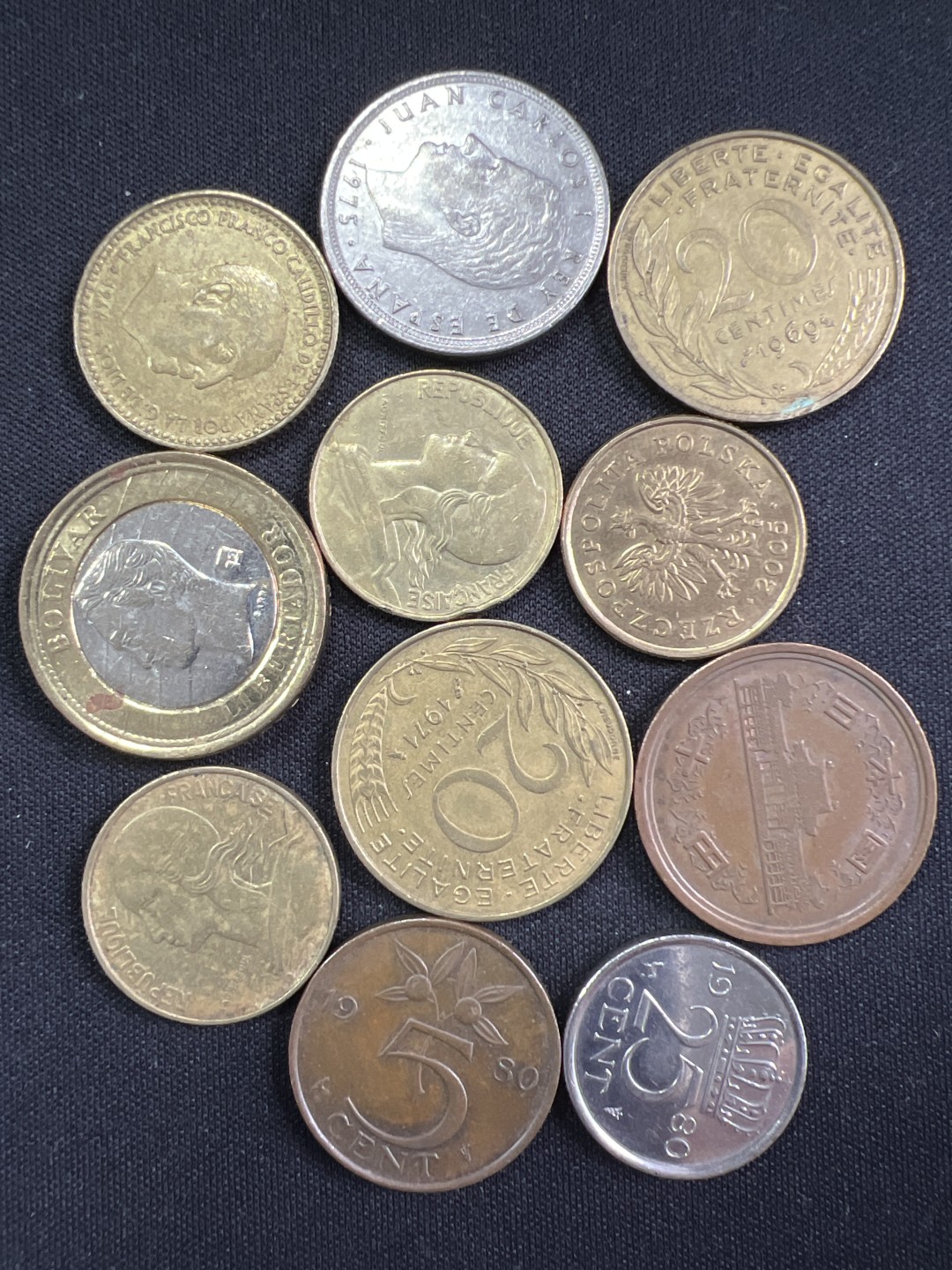 泡泡堂微拍第一 一 七幕硬币捡漏可累计专场👿👿，累计满二十元包邮，接受代拍业务 硬币一组96