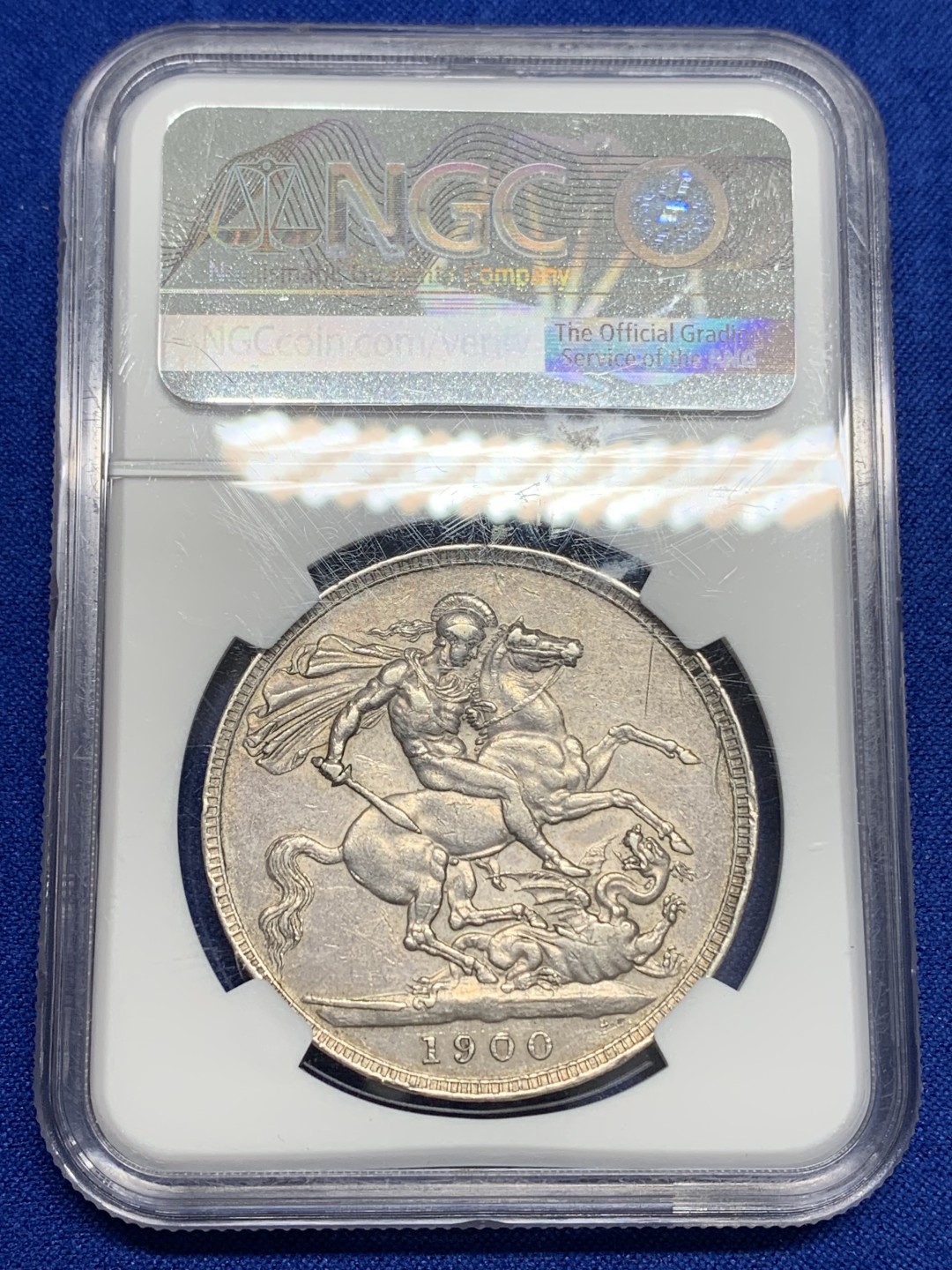 《竞宝斋》第150场-周日，周一，周四 3场 (全场包邮) NGC-AUD 英国 1900年 老维披纱 马剑克朗大银币  原始状态