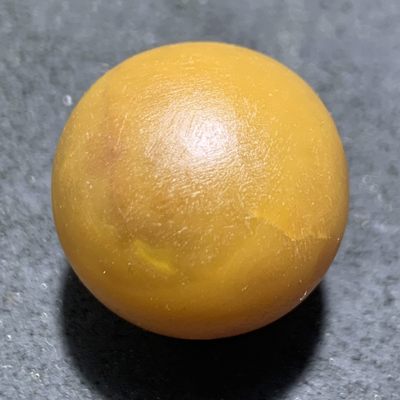 精美黄料战国红玛瑙雕刻静字亚光圆珠一颗！ 精美黄料战国红玛瑙雕刻静字亚光圆珠一颗！