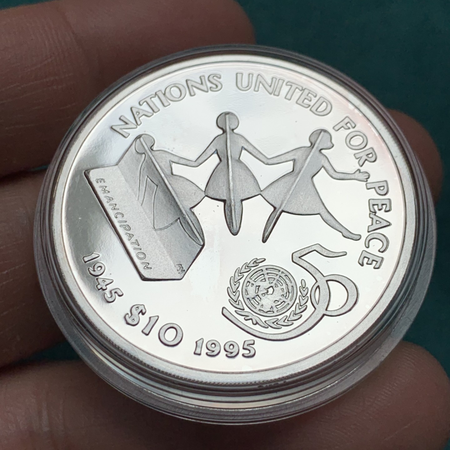 《竞宝斋》第150场-周日，周一，周四 3场 (全场包邮) 利比里亚 联合国1995年 50周年纪念 精制纪念大银币 31.1克 999银