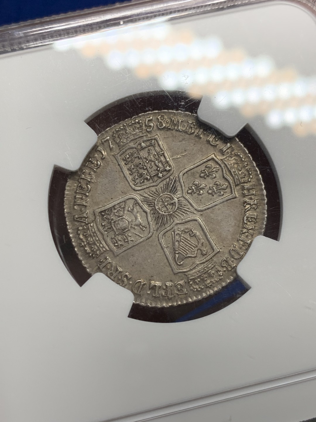 《竞宝斋》第150场-周日，周一，周四 3场 (全场包邮) NGC-AU58 1758年 英国 乔治二世1先令 汉诺威王朝早期品种。老欧洲包浆，全深打，压印完美