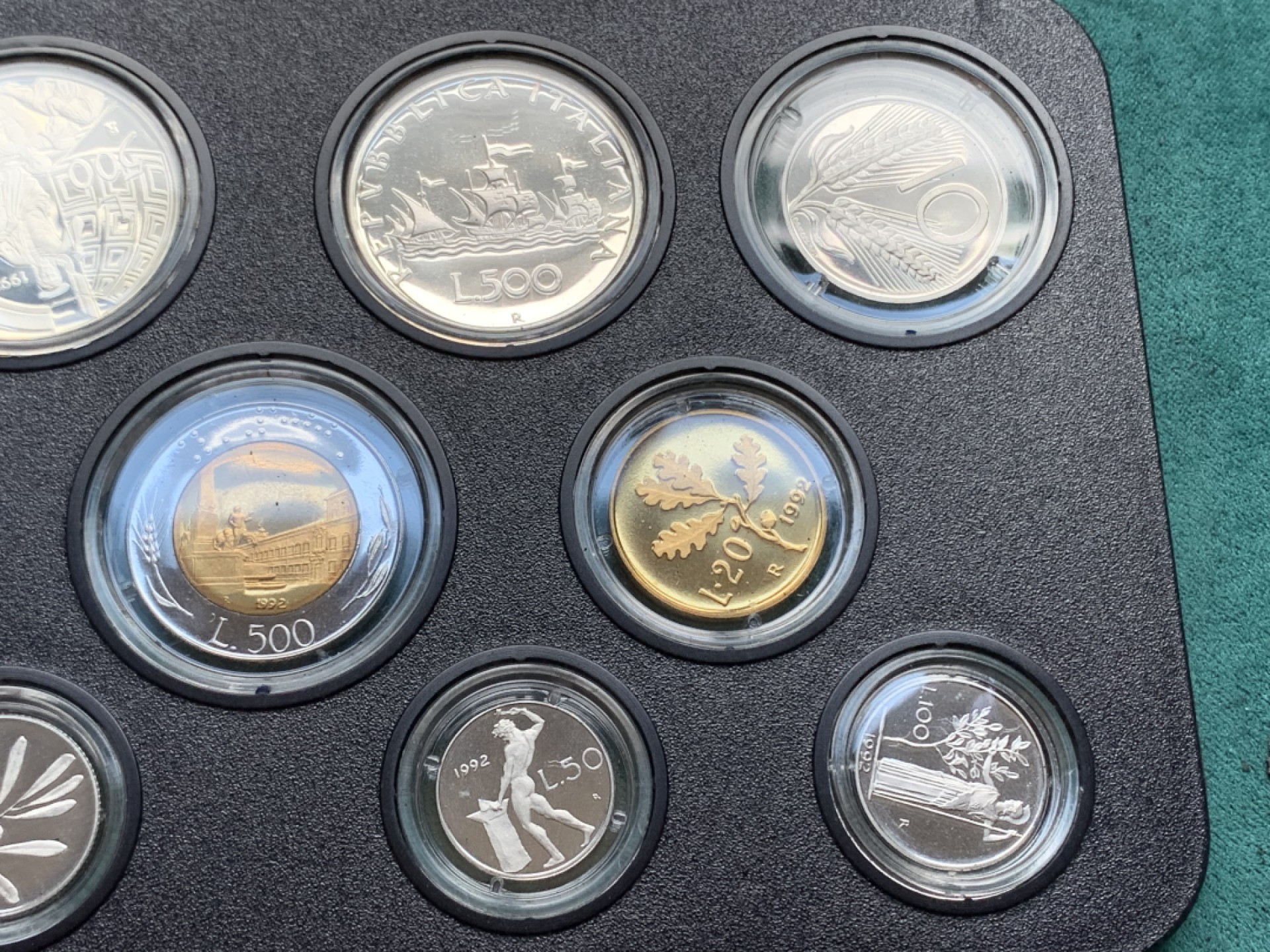 《竞宝斋》第150场-周日，周一，周四 3场 (全场包邮) 1992年原盒带证书意大利精制套币含两枚银币