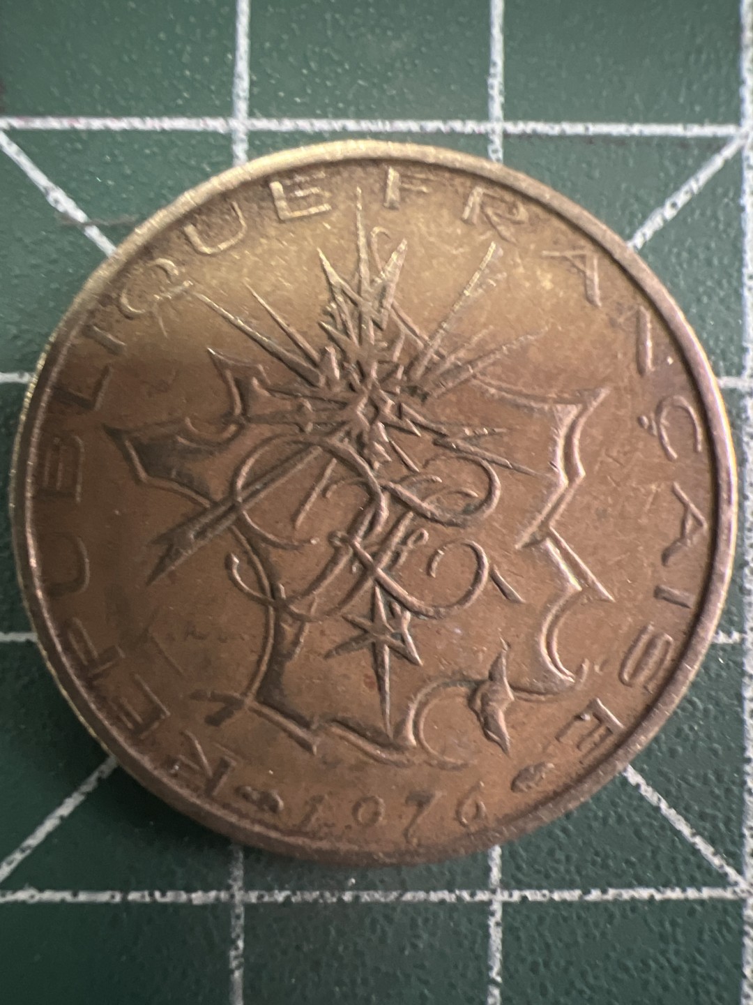 泡泡堂微拍第一 一 八幕硬币捡漏可累计专场👿👿，累计满二十元包邮，接受代拍业务 法国10法郎 巴士底狱