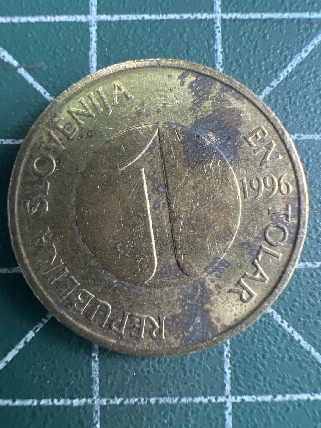 泡泡堂第274期  世界硬币 （无押金，捡漏，全场20包邮，偏远地区除外，接收代拍业务） 斯洛文尼亚1托拉尔 三条鱼