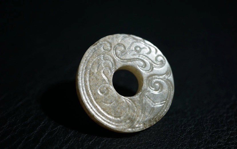 ｜冷门出品｜精选专拍·第贰拾柒场· 明清工老和田玉双面满工螭龙璧挂件