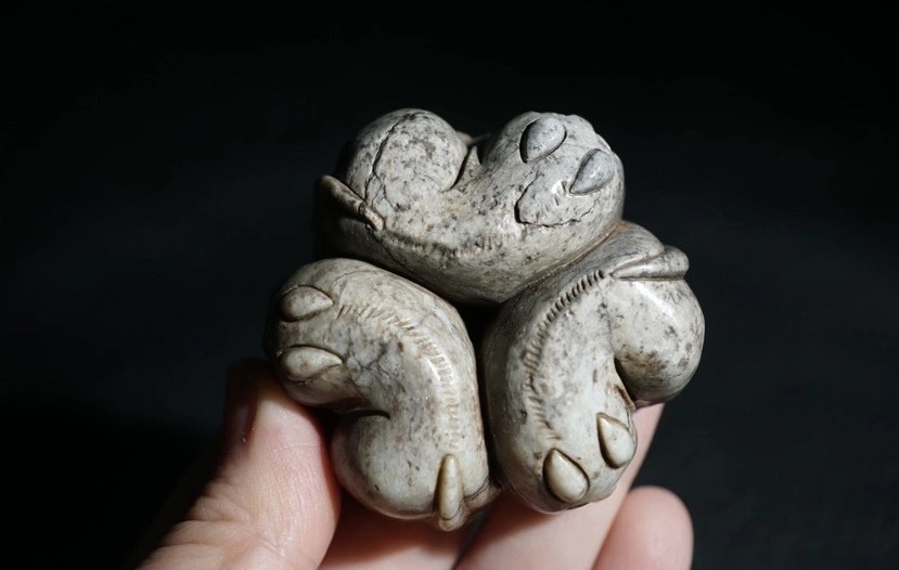｜冷门出品｜精选专拍·第贰拾柒场· 明清工老和田玉通天孔三猫把件摆件