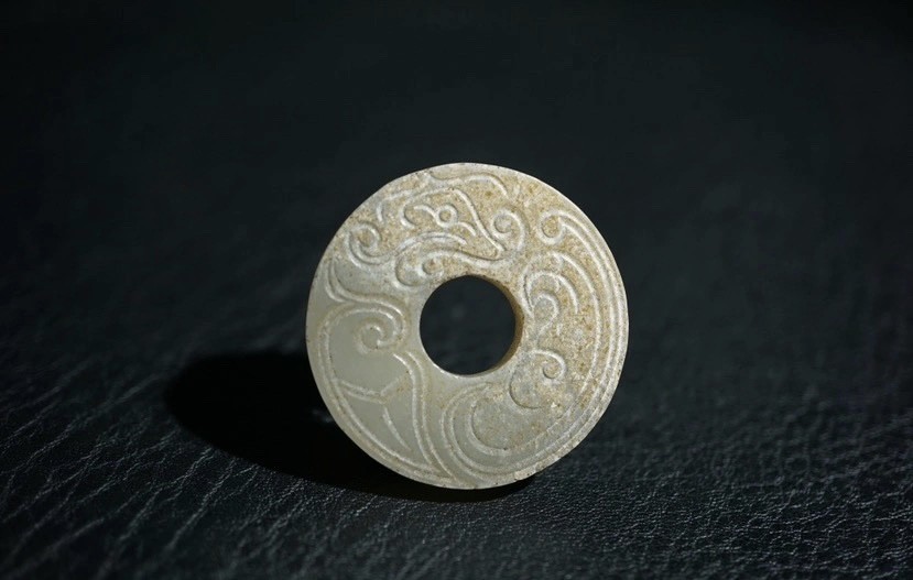 ｜冷门出品｜精选专拍·第贰拾柒场· 明清工老和田玉双面满工螭龙璧挂件