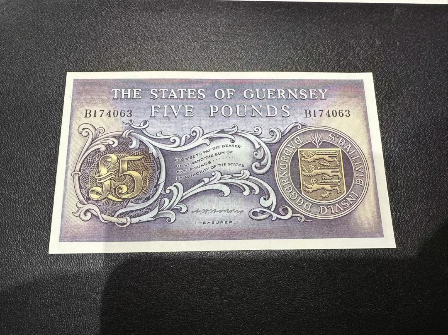 《外钞收藏家》第二百五十八期（连拍第三场） 经典彩背 根西5镑 AU品相