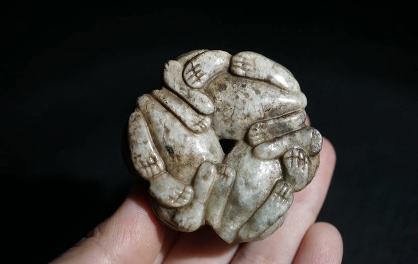 ｜冷门出品｜精选专拍·第贰拾柒场· 明清工老和田玉通天孔三猫把件摆件