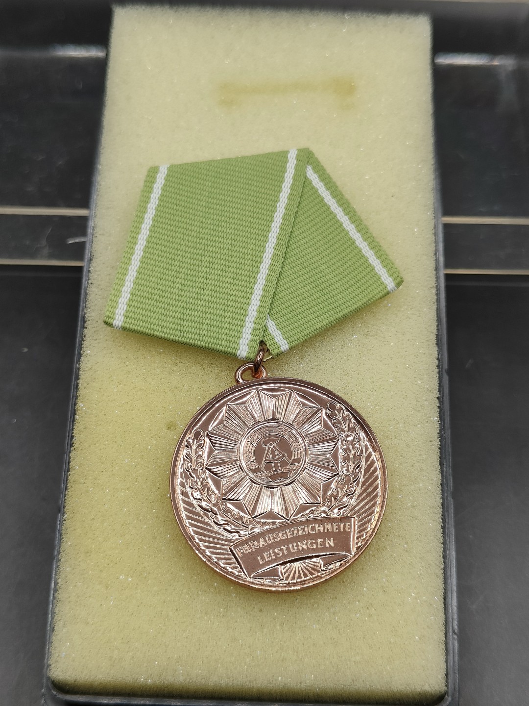 全场0元起拍 第45期 咸鱼国勋章拍卖专场 4月9日（周日）下午6：00开始 东德内政部优秀军事服役奖章