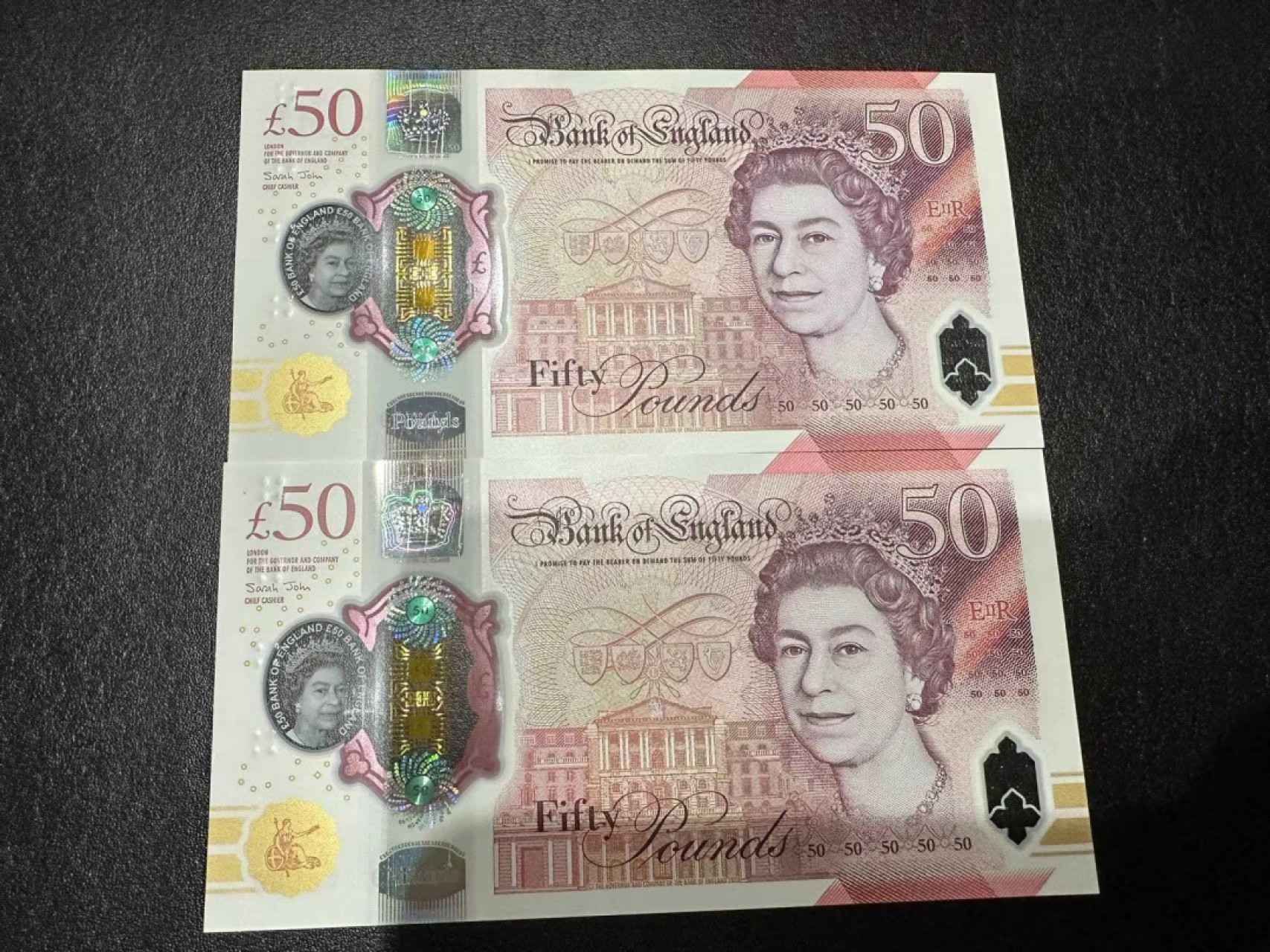 《外钞收藏家》第二百五十九期（连拍第四场） 英国最新版50镑塑料钞两张 全新UNC （尾8）