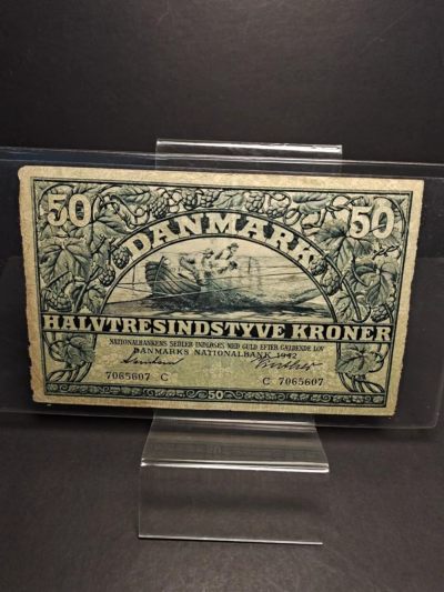 【8个洞收藏】第8场★0押0起一件包邮★各国纸币专场 - 少见 1942年丹麦50克朗 老纸币 目前库存也是最后一张 品相相对最好的一张 这个之前拍过一个比这个差一点的