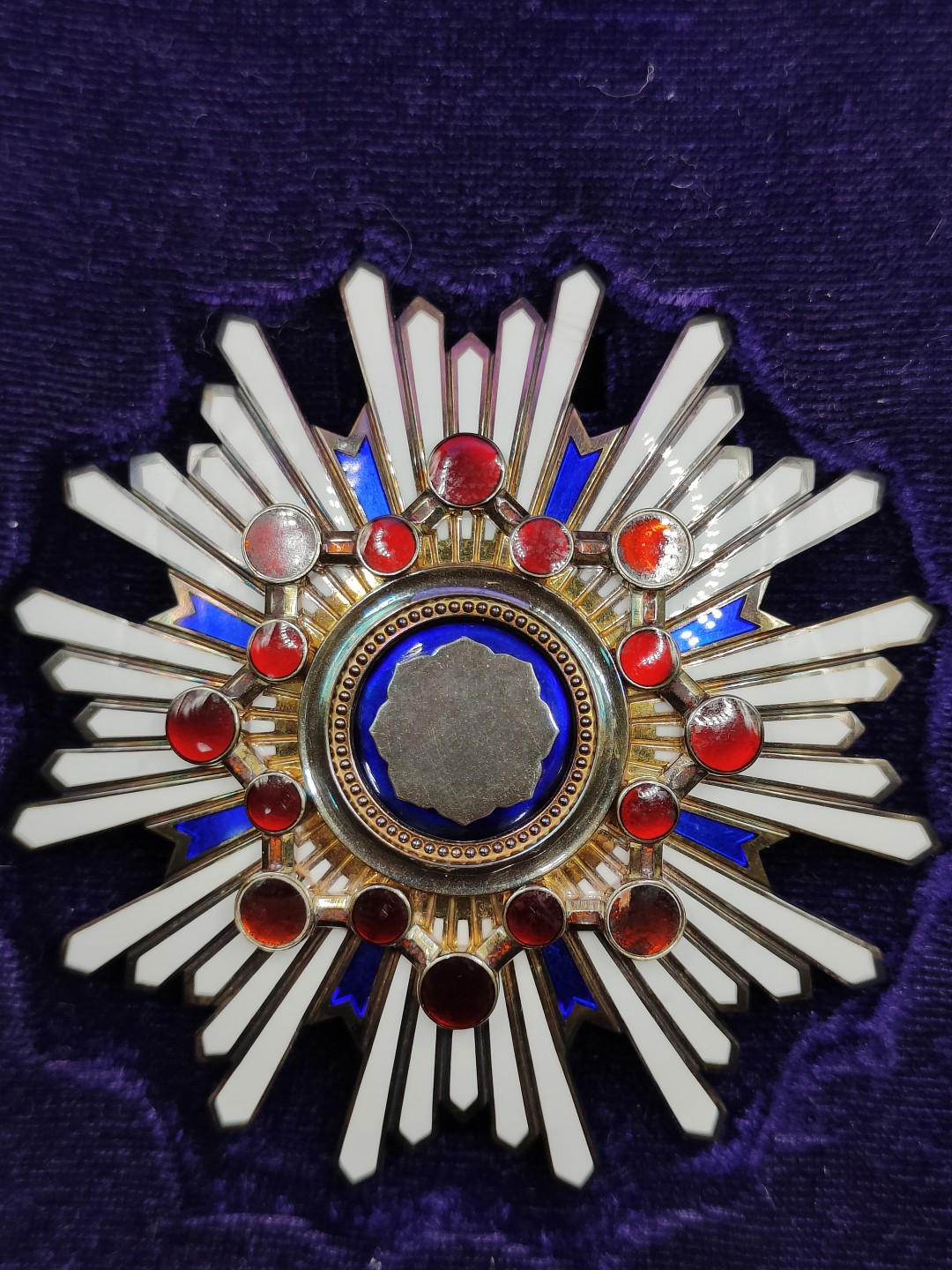 全场0元起拍 第45期 咸鱼国勋章拍卖专场 4月9日（周日）下午6：00开始 日本二等瑞宝星芒章 银制带盒