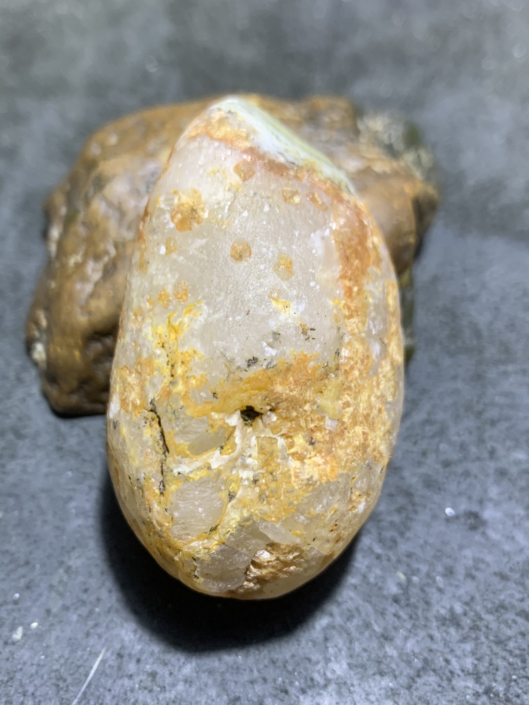 精美罕见高玉化眼石原石一颗