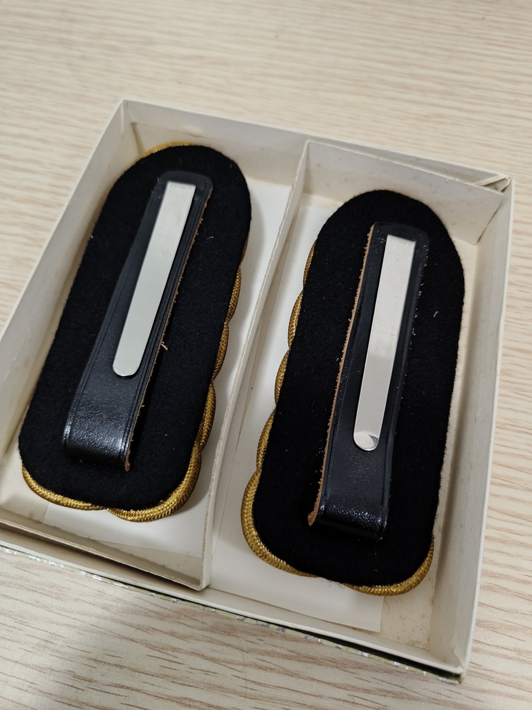 全场0元起拍 第45期 咸鱼国勋章拍卖专场 4月9日（周日）下午6：00开始 陆上自卫队通礼肩章 三佐阶级