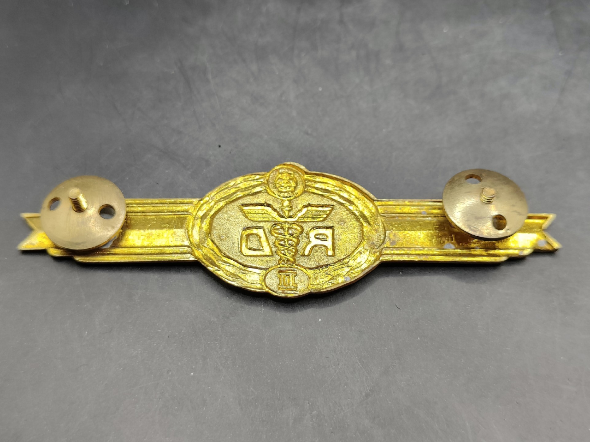 全场0元起拍 第45期 咸鱼国勋章拍卖专场 4月9日（周日）下午6：00开始 东德海关技能章