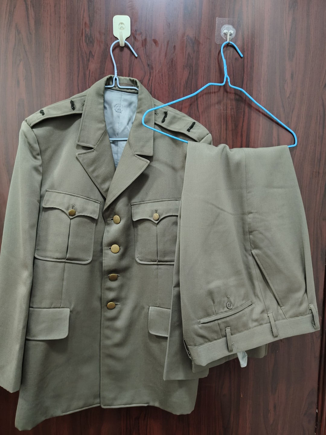 全场0元起拍 第45期 咸鱼国勋章拍卖专场 4月9日（周日）下午6：00开始 陆上自卫队 70式通礼一套 （不带肩章）