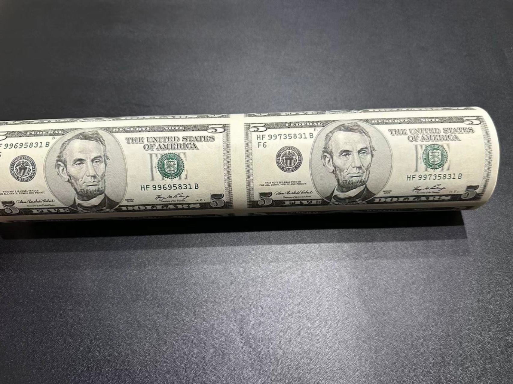 《外钞收藏家》第二百五十八期（连拍第三场） 2006年5美元 16连体 全新 5831