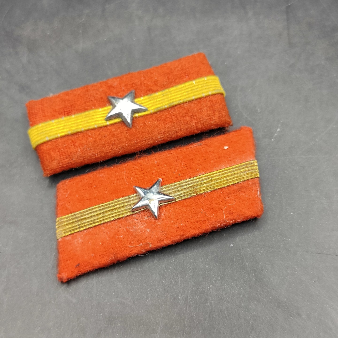 全场0元起拍 第45期 咸鱼国勋章拍卖专场 4月9日（周日）下午6：00开始 日本二战时期陆军98式下士官领章两个