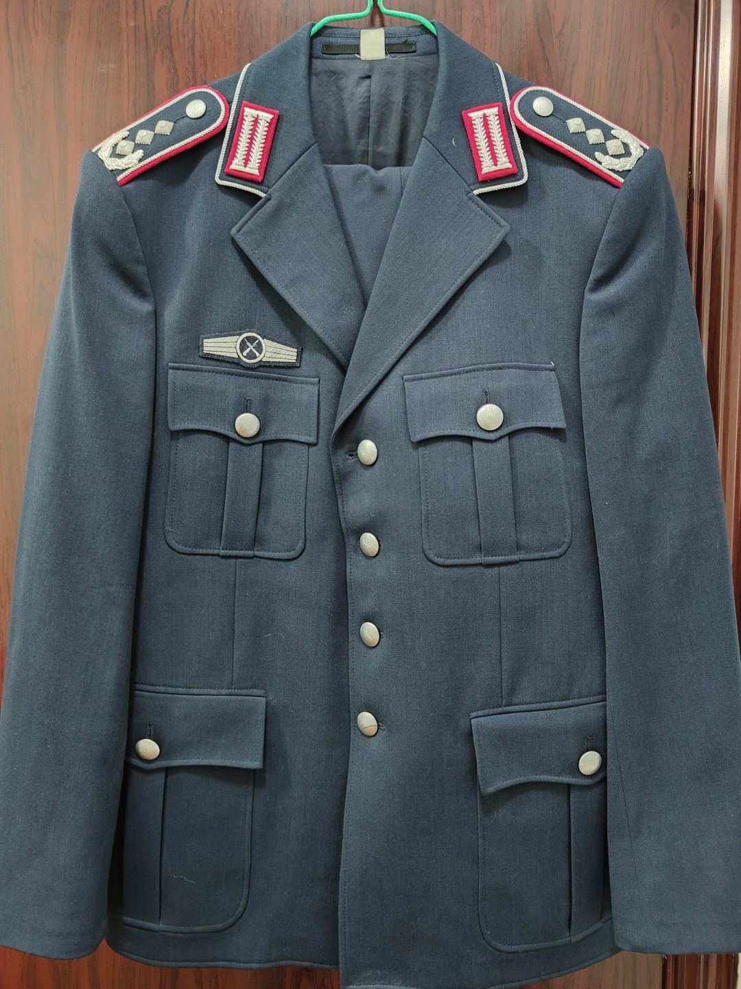 全场0元起拍 第45期 咸鱼国勋章拍卖专场 4月9日（周日）下午6：00开始 西BW德空军参谋上校制服一套