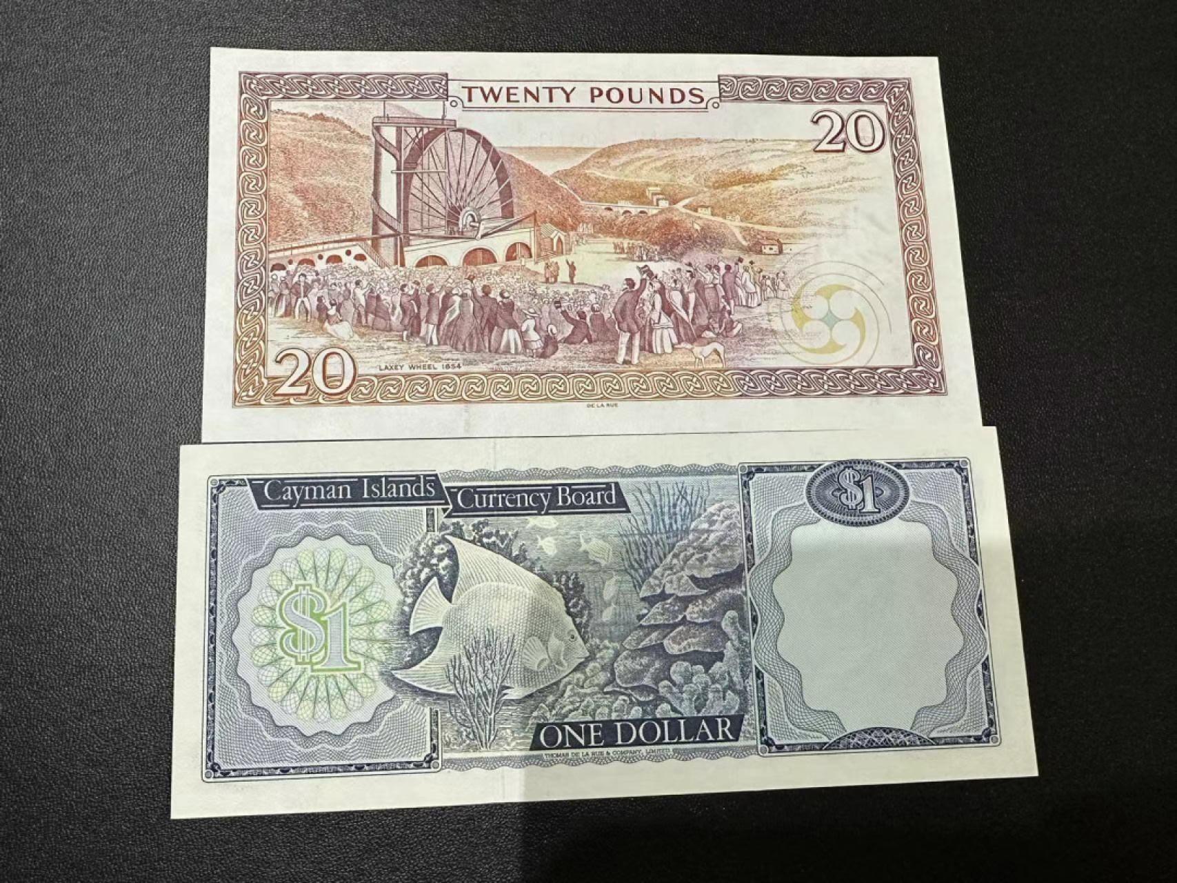 《外钞收藏家》第二百五十八期（连拍第三场） 马恩20镑、开曼群岛1刀 两张一起 全新UNC