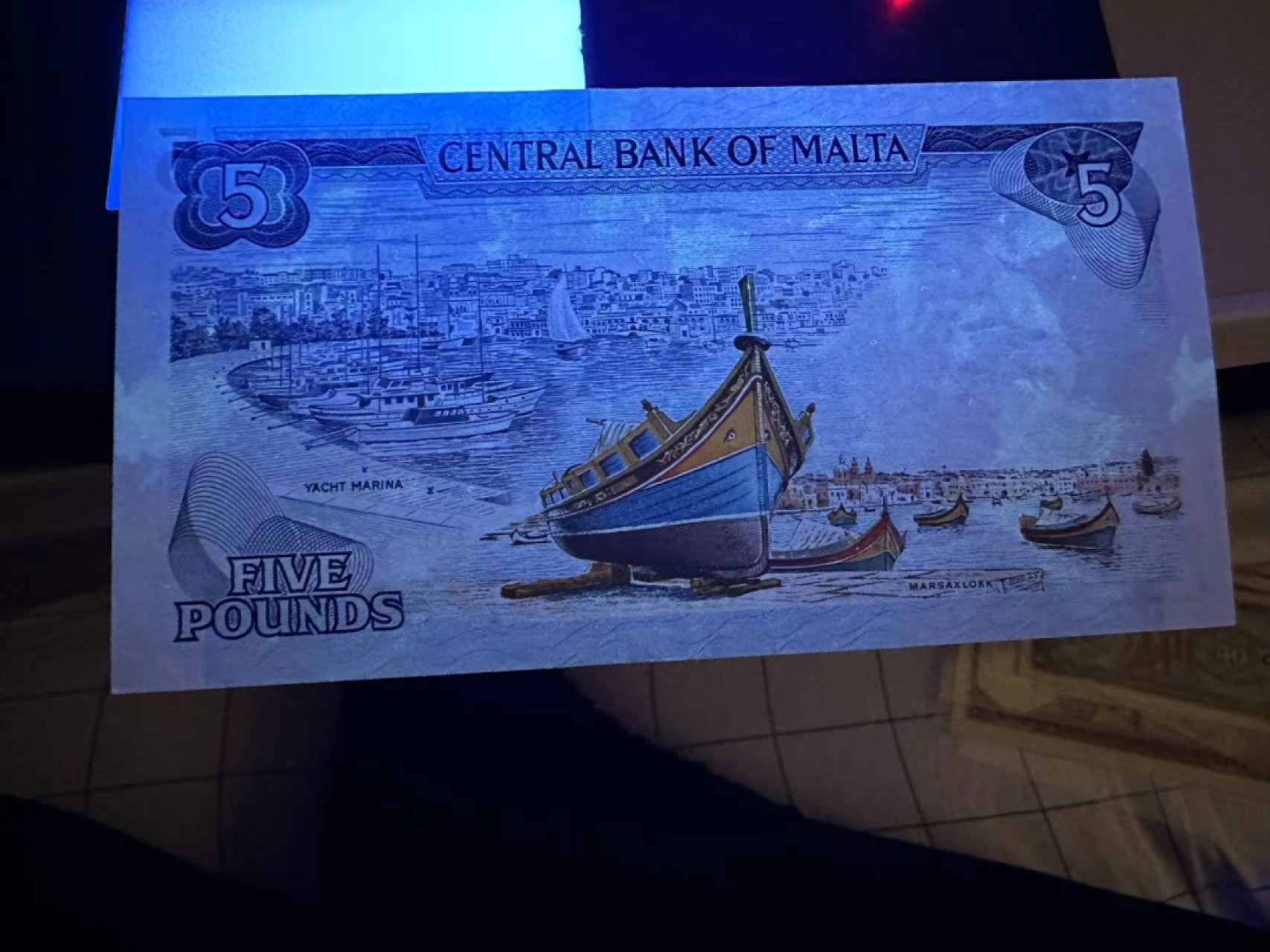 《外钞收藏家》第二百五十九期（连拍第四场） 经典彩背 马耳他1967年5镑 AU品相