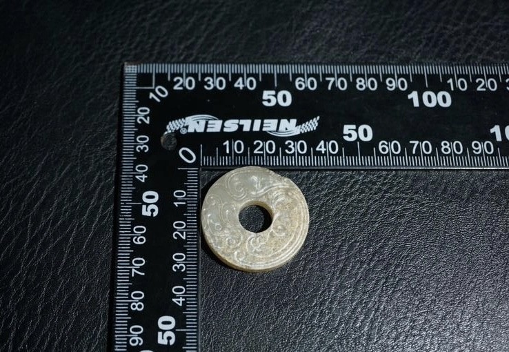 ｜冷门出品｜精选专拍·第贰拾柒场· 明清工老和田玉双面满工螭龙璧挂件