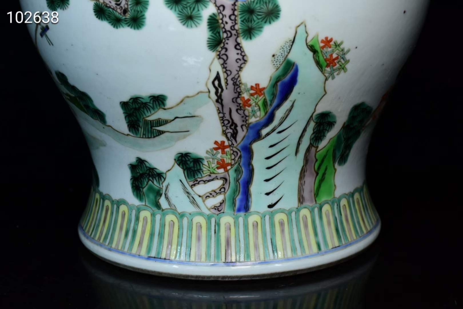 旧藏大清康熙年制五彩人物将军罐一对，画工精细 发色纯正，纯手绘画工