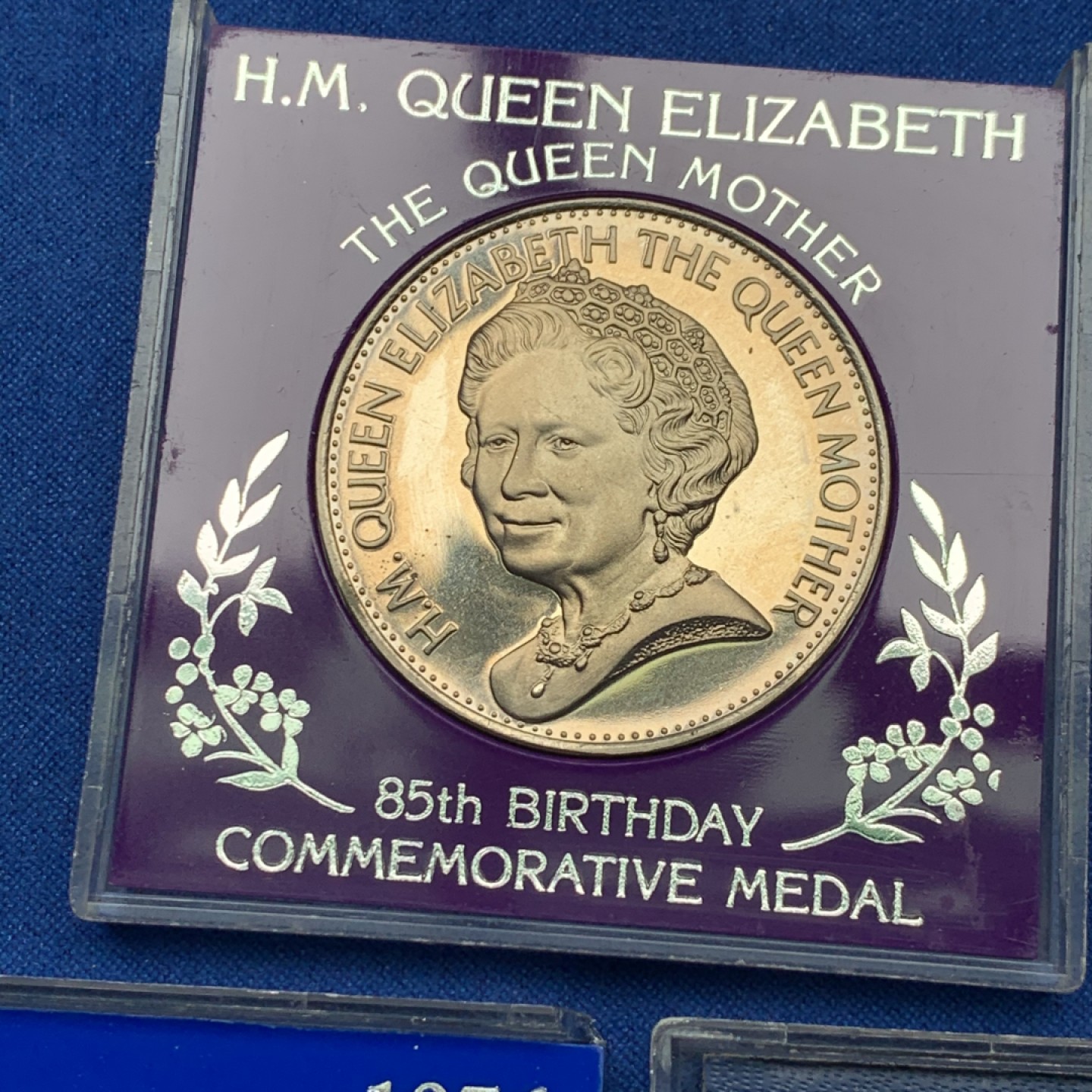 《竞宝斋》第151场-周日，周一，周四 3场 (全场包邮) 三枚组 美国两百年纪念一元和半圆镍币，英国纪念女王85周年生辰