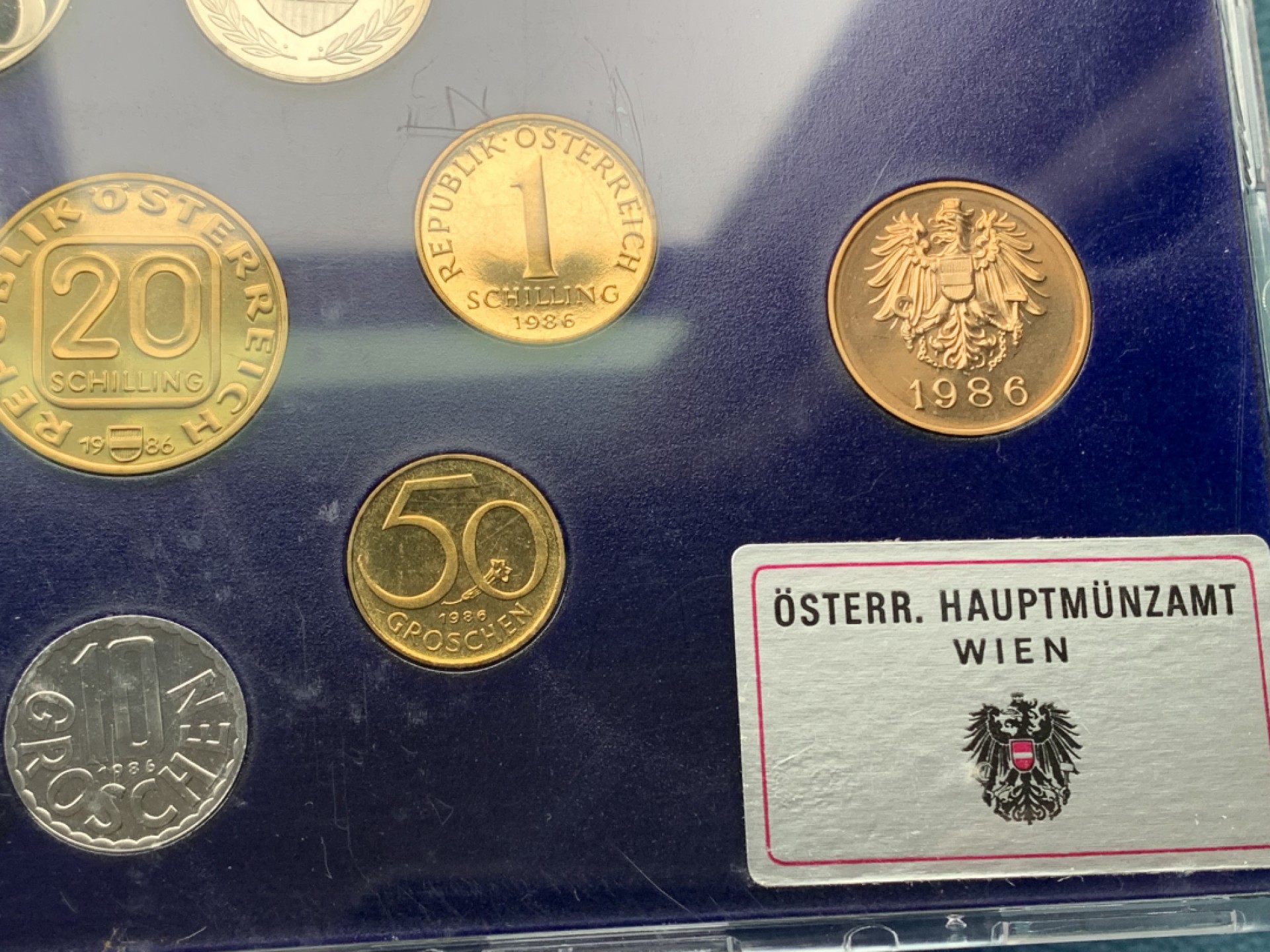 《竞宝斋》第151场-周日，周一，周四 3场 (全场包邮) 奥地利 1986年 精制八枚套+一枚章