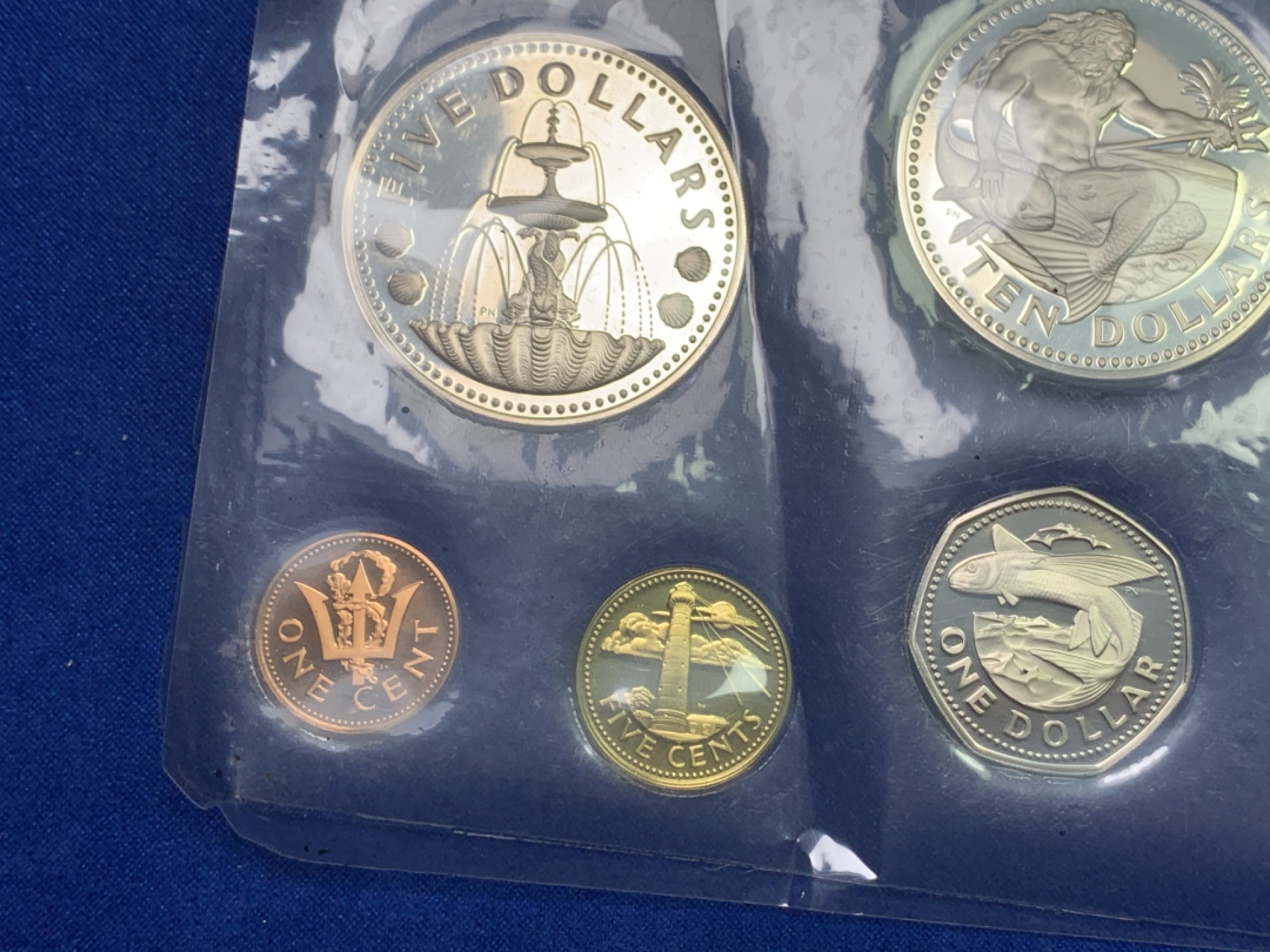 《竞宝斋》第151场-周日，周一，周四 3场 (全场包邮) 原盒 巴巴多斯1974年 八枚套 其中5元31.1克/ 10元海神37.9克都是银币