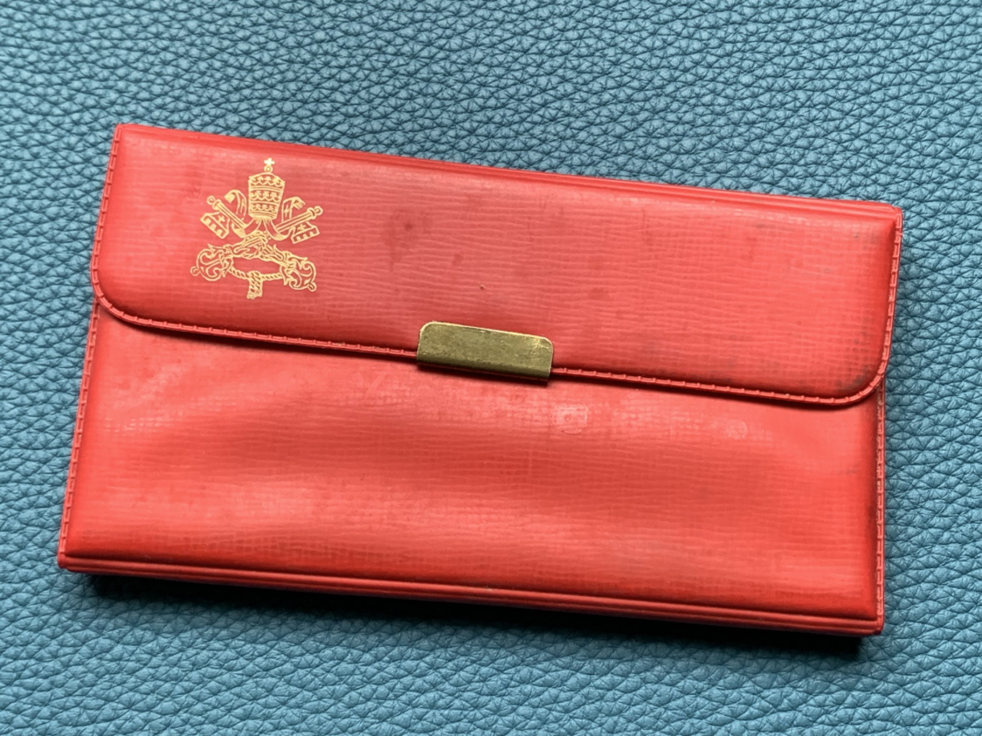 《竞宝斋》第151场-周日，周一，周四 3场 (全场包邮) 钱包装 梵蒂冈1975年 印章一组三枚 精制 没见过梵蒂冈的套章 都是80%银