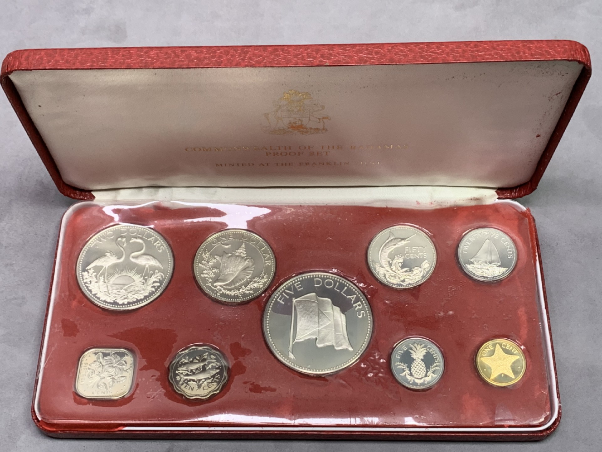 《竞宝斋》第151场-周日，周一，周四 3场 (全场包邮) 原盒 巴哈马1974年 九枚套精制币 其中50分/1元/2元/5元都是银币