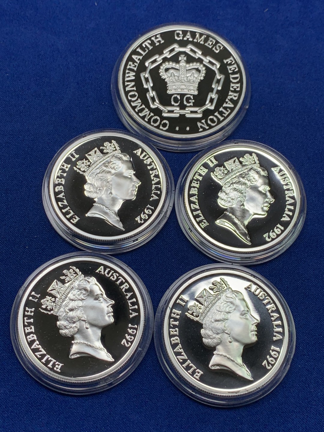 《竞宝斋》第151场-周日，周一，周四 3场 (全场包邮) 原盒证书 澳大利亚 1992年 女王加冕四十周年纪念 精制大银币 全套难得