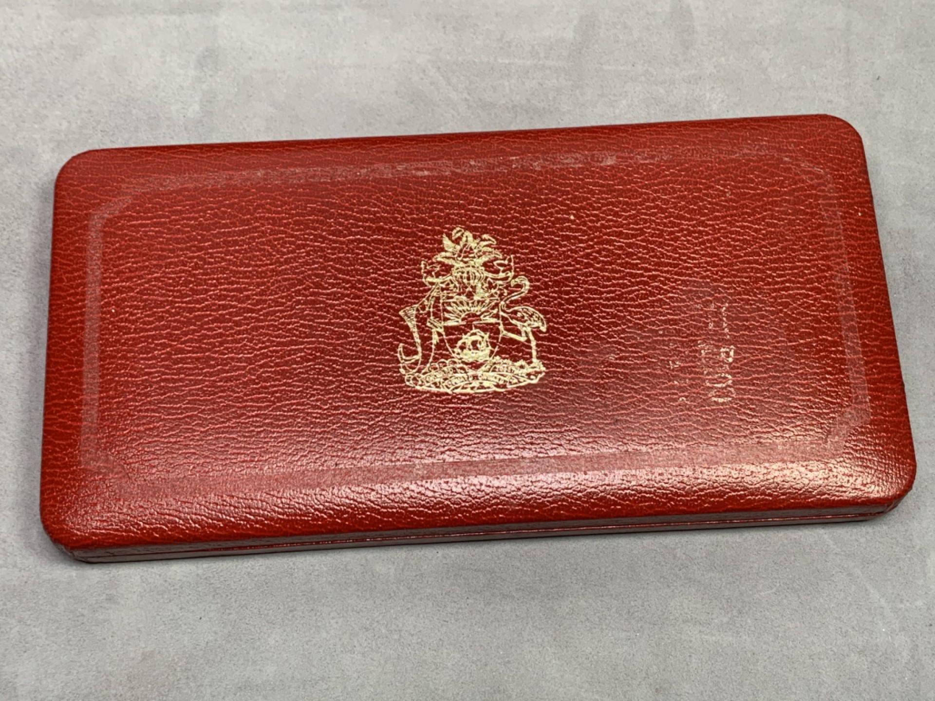 《竞宝斋》第151场-周日，周一，周四 3场 (全场包邮) 原盒 巴哈马1976年 九枚套精制币 其中50分/1元/2元/5元都是银币