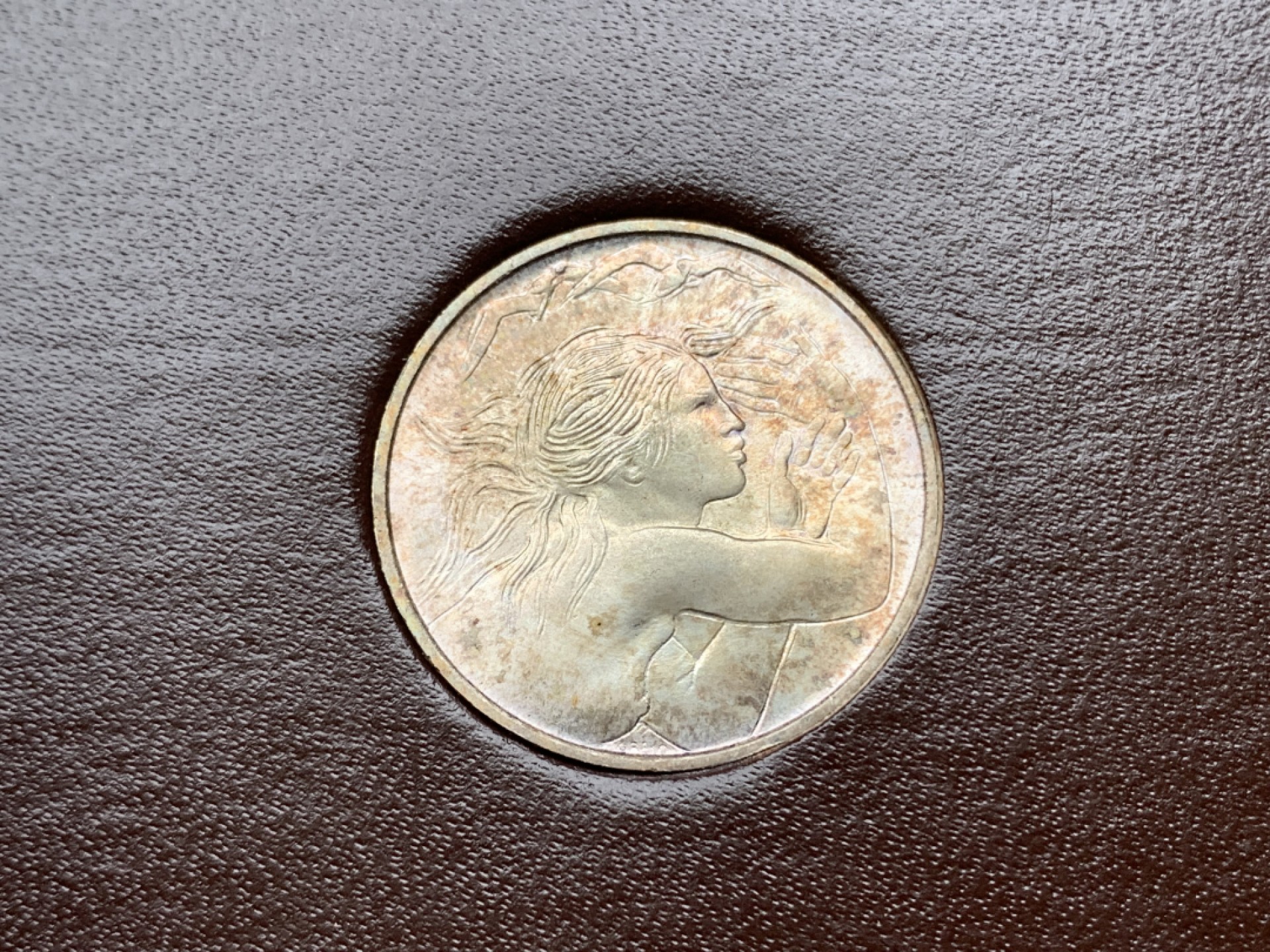 《竞宝斋》第151场-周日，周一，周四 3场 (全场包邮) 卡装 圣马力诺1979年 女神 1000里拉银币 代彩包浆