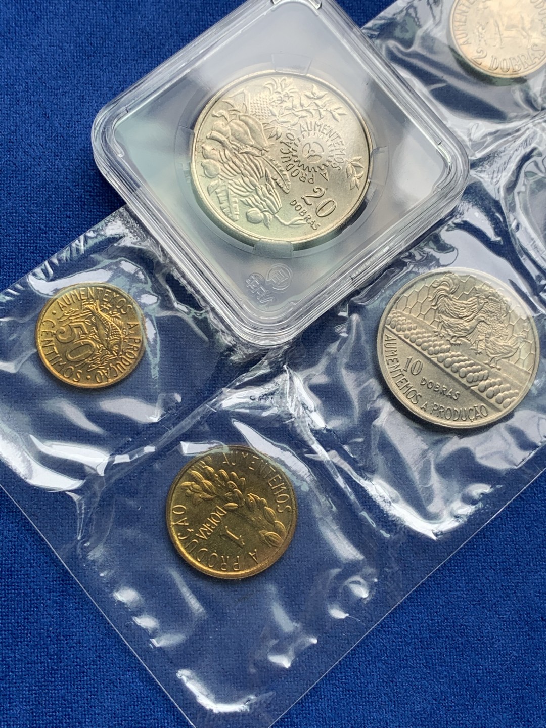 《竞宝斋》第151场-周日，周一，周四 3场 (全场包邮) 圣多美和普林西比1977年全套6枚，5枚清年份密封套币BU品质+1枚BU绝品，铸量少