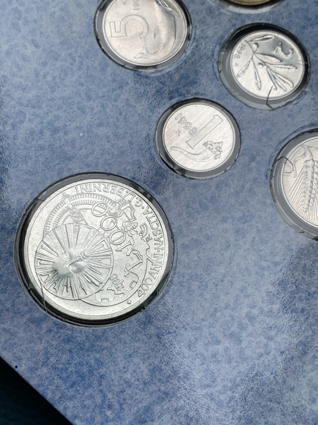 《竞宝斋》第151场-周日，周一，周四 3场 (全场包邮) 意大利1998年套币，含2枚银币，册子很大