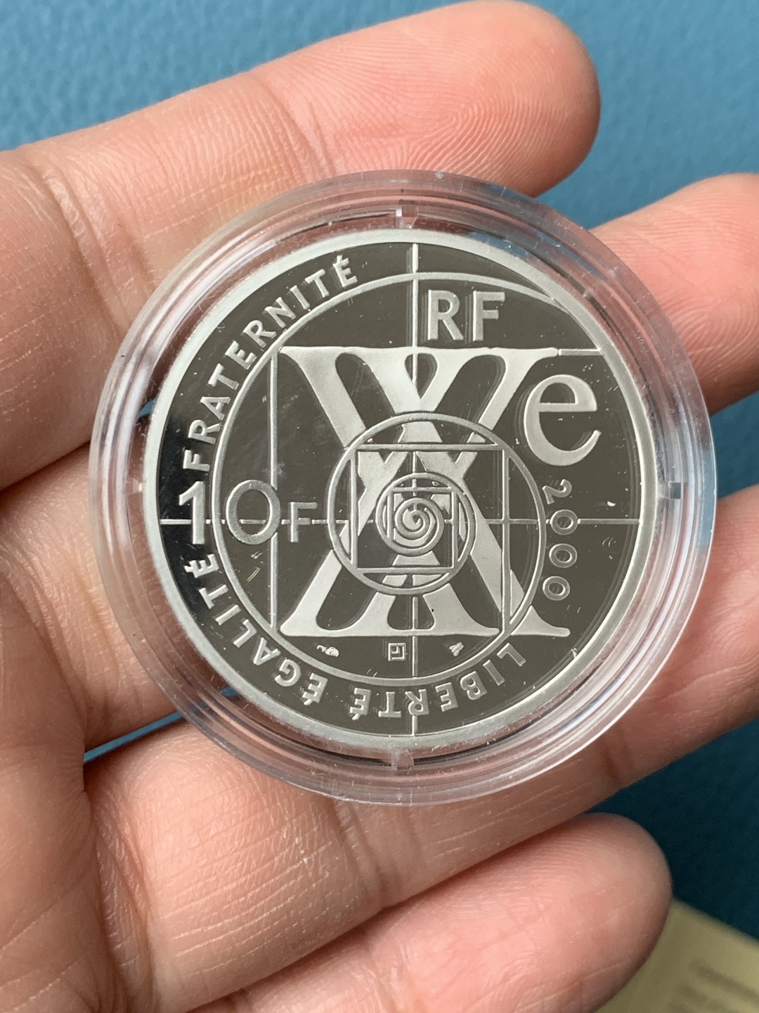 《竞宝斋》第151场-周日，周一，周四 3场 (全场包邮) 原盒 法国2000年 物理学爱因斯坦 10法郎精制大银币