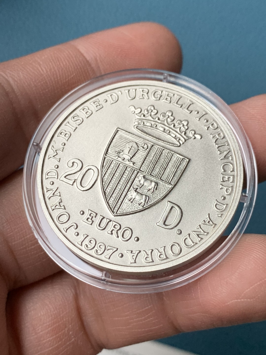《竞宝斋》第151场-周日，周一，周四 3场 (全场包邮) 原盒 安道尔1997年 坐人20第纳尔银币 含金1克，银25克 发行量只有5000枚 非常稀少