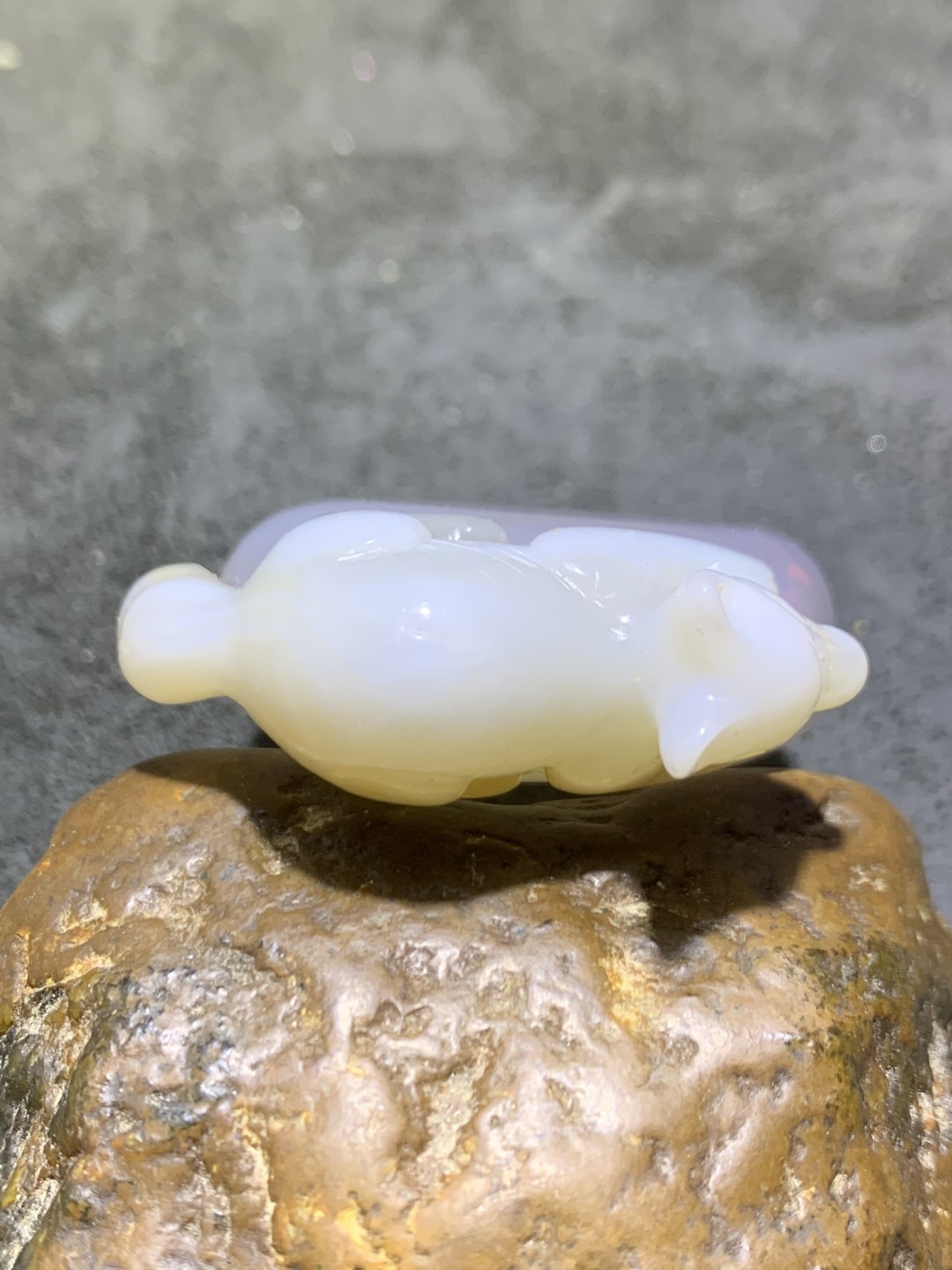 精美高玉化巴西俏色巧雕白狐大平安扣一个，