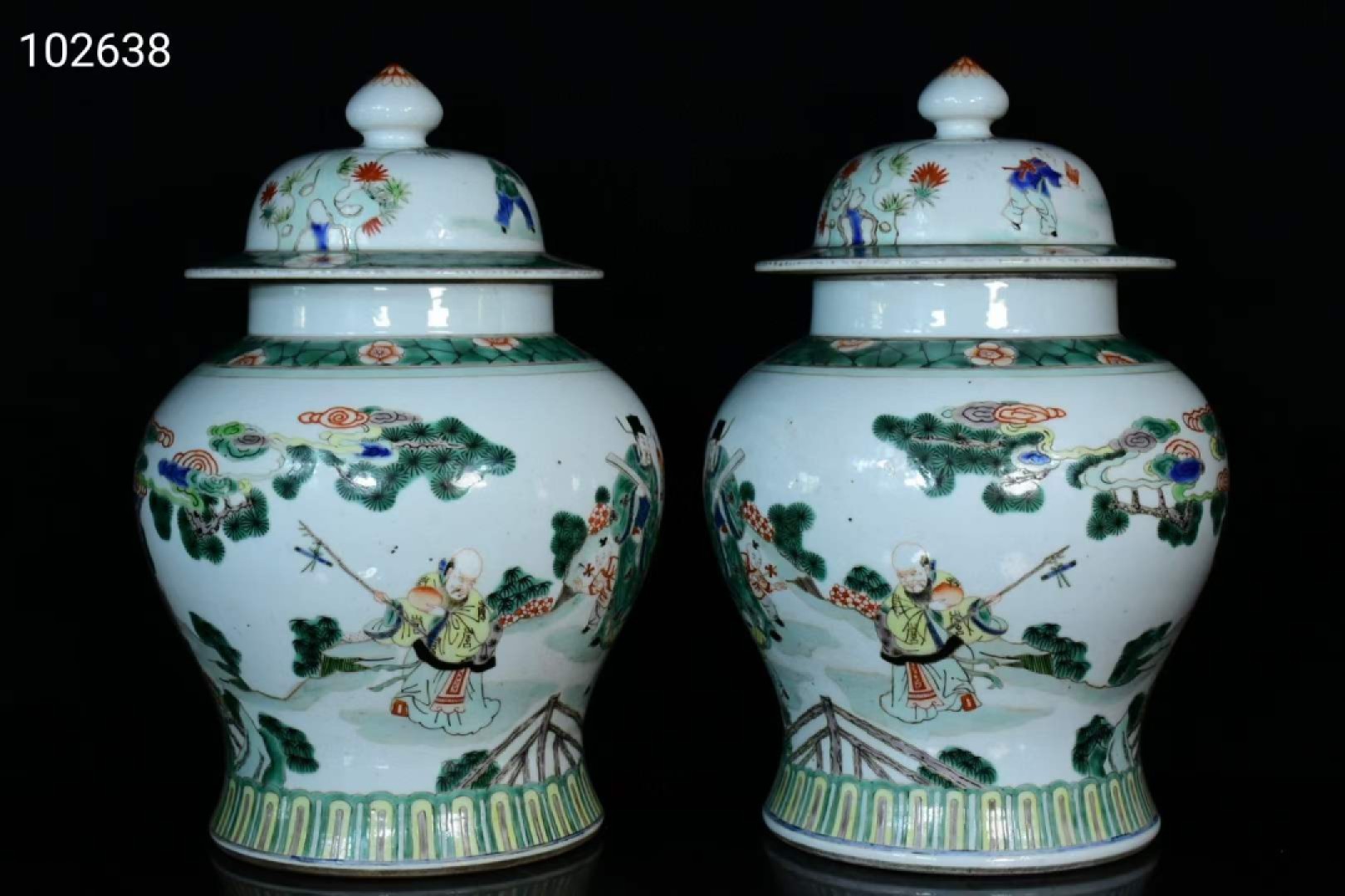 旧藏大清康熙年制五彩人物将军罐一对，画工精细 发色纯正，纯手绘画工